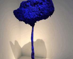 Tree, large blue sponge — Ив Кляйн