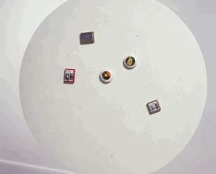 Untitled (Moveable Magnetic Photographic Points on Metallic Disc) — Ли Юань Чиа