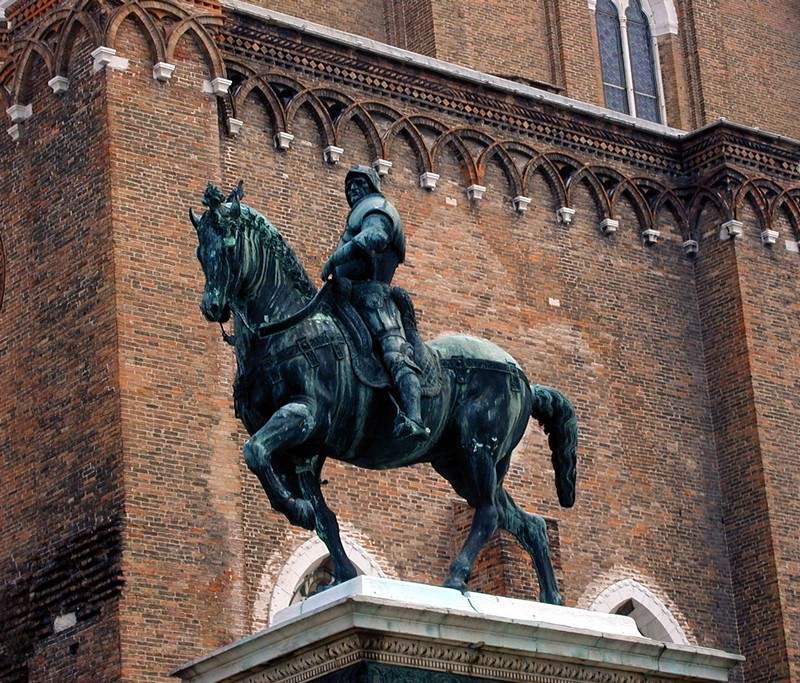 Equestrian statue of the condottiere Bartolomeo Colleoni — Андреа Верроккьо